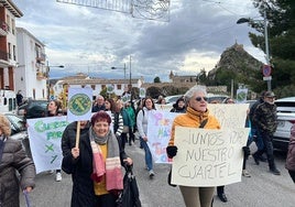 Manifestación en Castril para exigir la reapertura de la casa Cuartel de la Guardia Civil