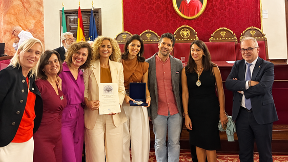 La entrega de la distinción tuvo lugar el jueves 1 de octubre en el paraninfo de la Facultad de Derecho de Granada