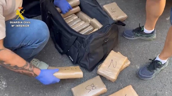 Cocaína encontrada en una furgoneta en Baza.