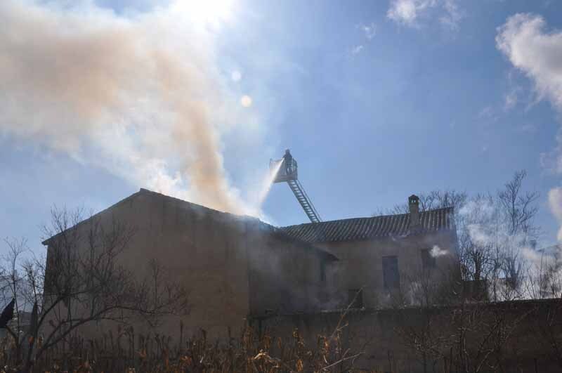 Un hombre herido en el incendio de su vivienda en Zújar