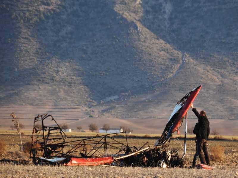 Dos personas fallecen al estrellarse e incendiarse  un ultraligero