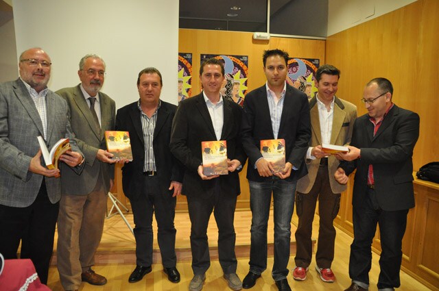 Presentado el libro Fiestas de Moros y Cristianos en España
