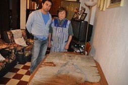 Aparece el lienzo robado hace diez días de la balconada del barrio de San Juan de Baza