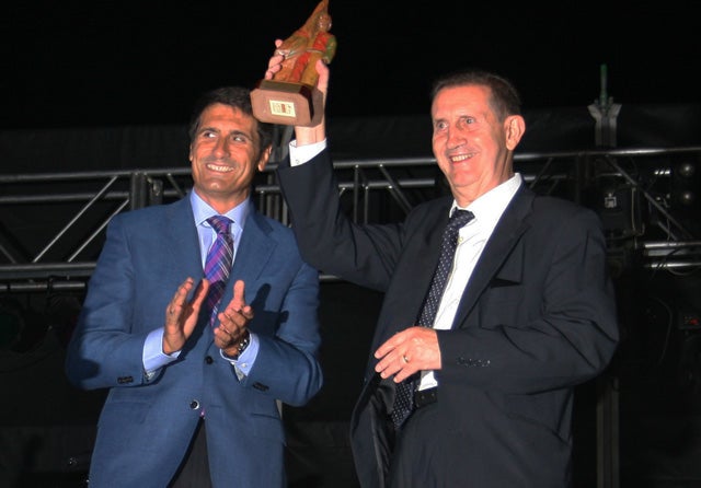 Baza otorga a Joan Amorós secretario general de Ferrmed el premio Cascamorras 2012