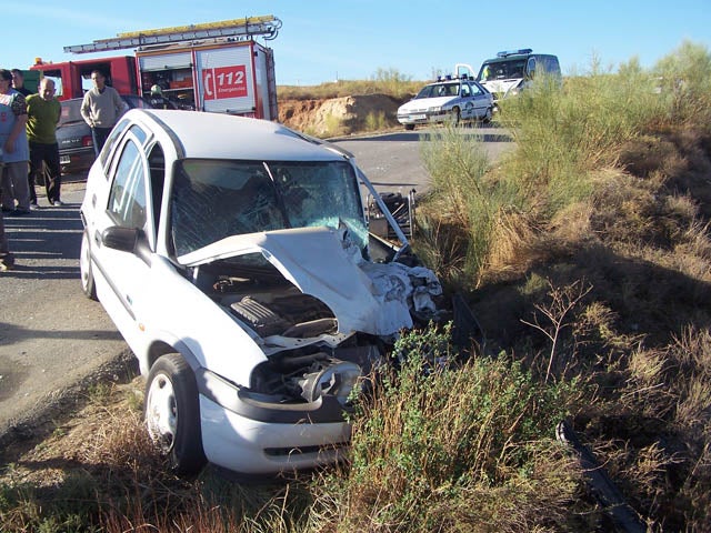 Dos personas heridas en un accidente de tráfico en Caniles