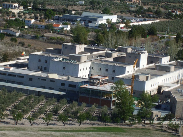 El pleno prevé aprobar dos convenios para la ampliación del entorno del hospital de Baza