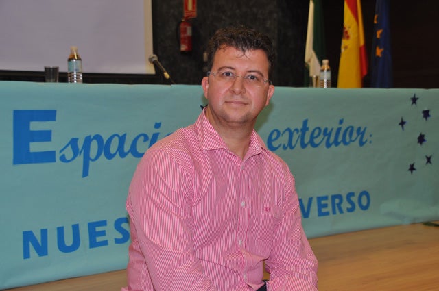 El astrofísico bastetano Ismael Martinez Delgado explica el concepto del Universo en la lección inaugural del curso en el IES “Jose de Mora”