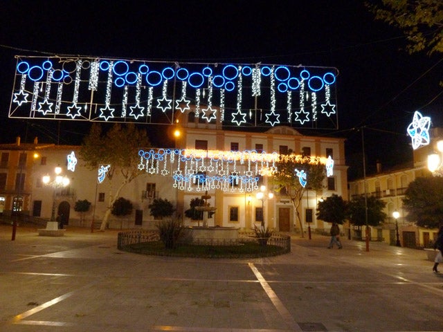 El Ayuntamiento de Baza prepara una campaña de apoyo al comercio local con motivo de la campaña de Navidad