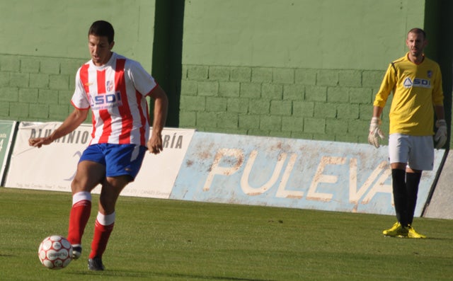 El Baza gana en su visita a Roquetas 1-2