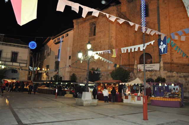 Escasa afluencia al mercado navideño de Baza