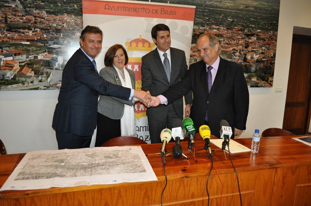 El pleno aprueba el último trámite para garantizar el gaseoducto y una subestación eléctrica