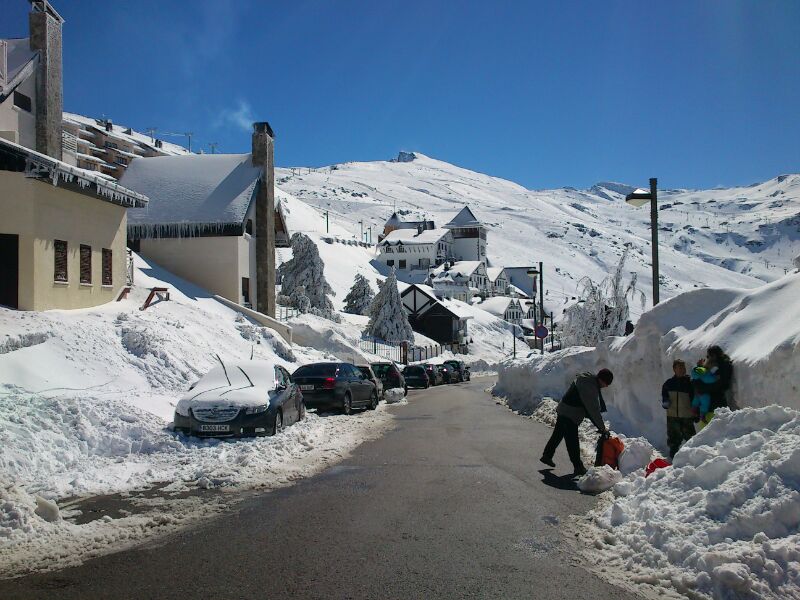Voluntarios de  Protección Civil de Baza colaboran en el dispositivo de seguridad  de Sierra Nevada