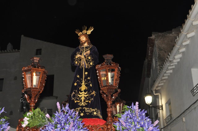 El Cristo del Rescate será portado en el Vía-Crucis por sus costaleras y por primera vez en la historia por los costaleros de la cofradía de Santiago