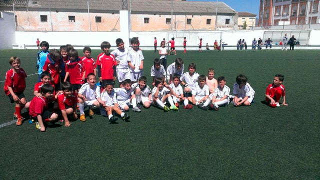 Todos los fines de semana de mayo alumnos de las escuelas deportivas participan en torneos