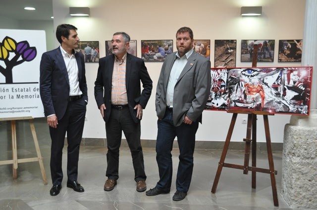 El Museo de Baza acoge las exposiciones “Una Mirada a la memoria” y “Exhumación en Villanueva del Rosario”
