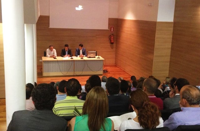 Jornada en Baza sobre ayudas y financiación para pequeñas empresas