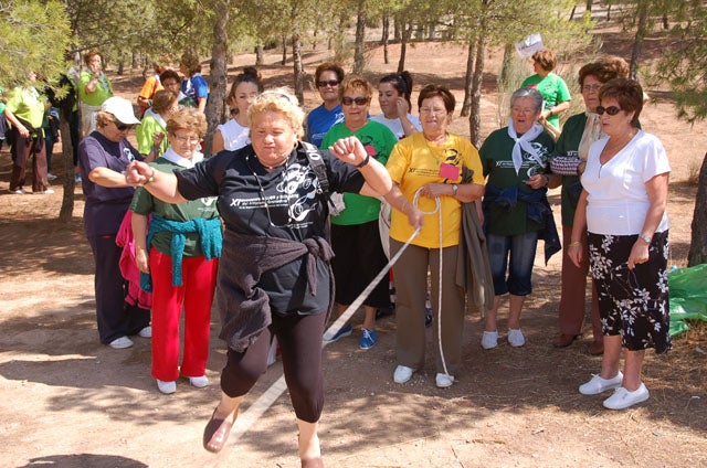 300 mujeres participan en la Sierra de Baza en el XV Encuentro Mujer y Deporte