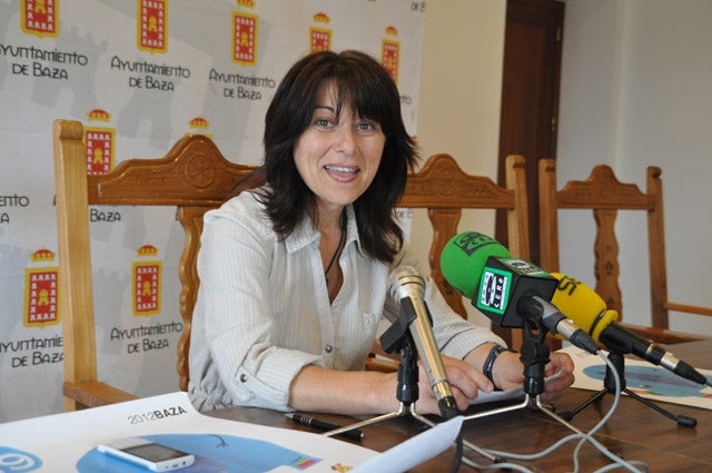 La Junta aporta dinero para el Centro Municipal de Información a la Mujer y el Gobierno de España reduce su aportación para familias necesitadas