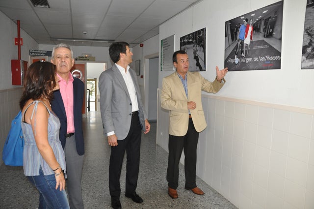 El Hospital de Baza acoge una muestra fotos sobre donación renal de vivo que se puede visitar hasta finales de este mes