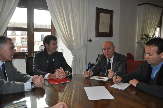 El subdelegado se compromete con los regadíos de la Comarca de Baza