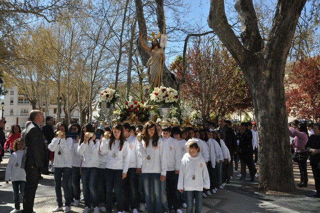 La Cofradía de la Soledad convoca a los niños y niñas que deseen ser horquilleros del Resucitado