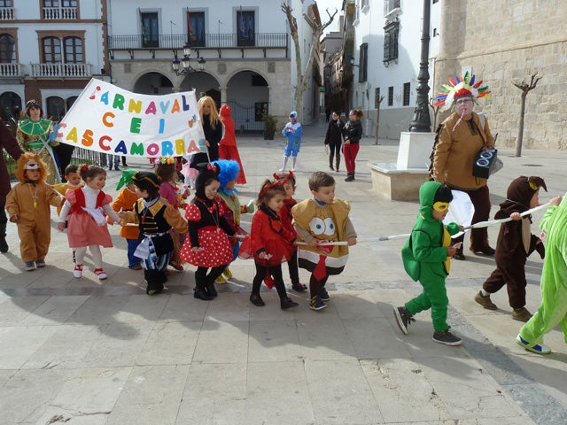 La lluvia amenaza el Carnaval de Baza