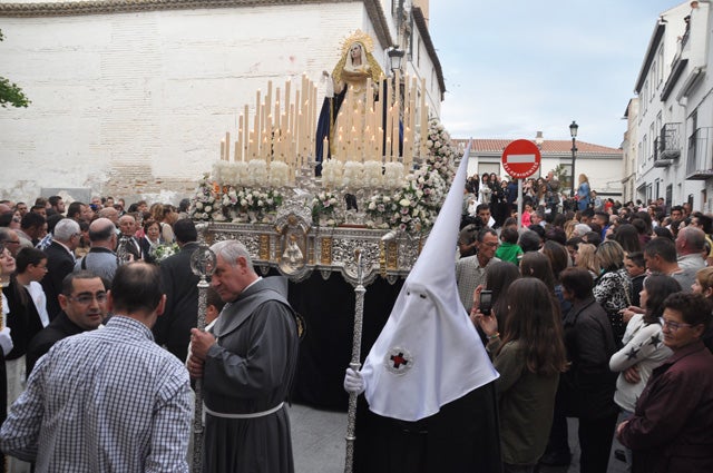 El Cristo de la Misericordia y la Soledad procesionan en el Miercoles Santo de Baza