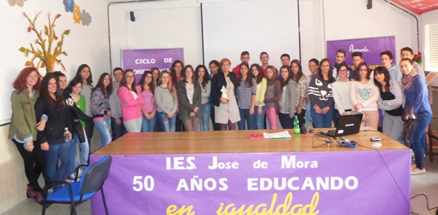 María José Romera cierra el ciclo de conferencias en el IES José de Mora
