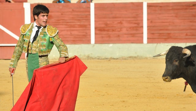 Triunfo de Aquilino Girón en Castellar donde logro el trofeo Ricardo López