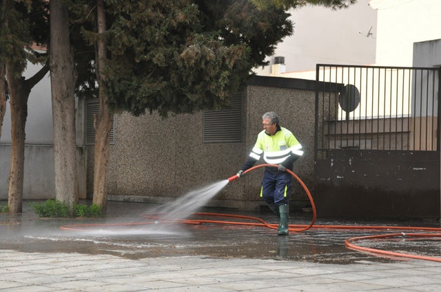 El Ayuntamiento de Baza exige a la empresa de limpieza más eficacia