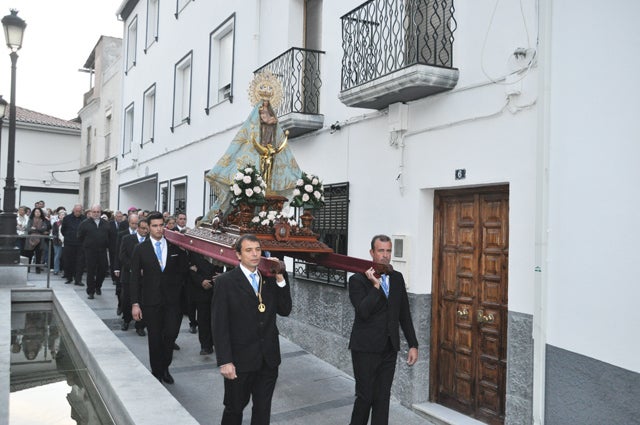 La Virgen de la Piedad procesiona por primera vez en rosario de la Aurora por Baza