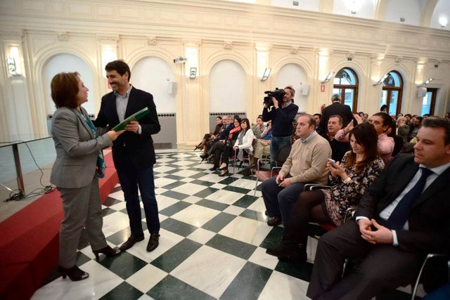 El Ayuntamiento de Baza recibirá de la Junta 174.100 euros para contratar a 41 personas mayores de 30 años