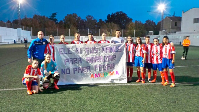 El Baza femenino vence al At. Salobreña y se pone líder