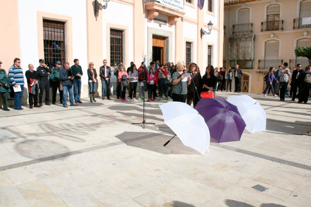 Estudiantes de Baza ponen voz a mujeres y menores víctimas de la violencia de género