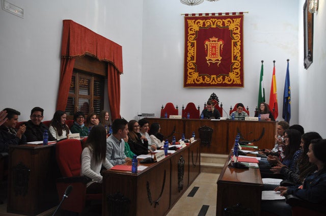 Los estudiantes  Baza se convierten en concejales para celebrar el Día de la Constitución