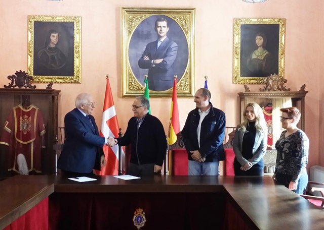 Acuerdo entre la Universidad de Cambridge y Ayuntamiento Huéscar para fomentar el aprendizaje de ingles