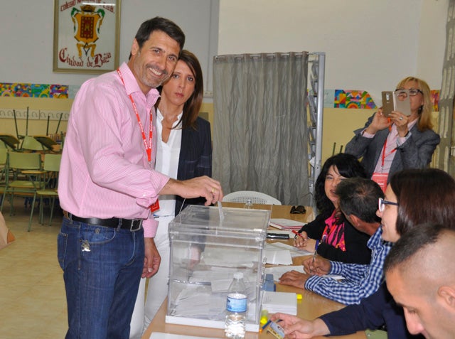 Pedro Fernández el candidato del PSOE pide que la gente acuda a votar