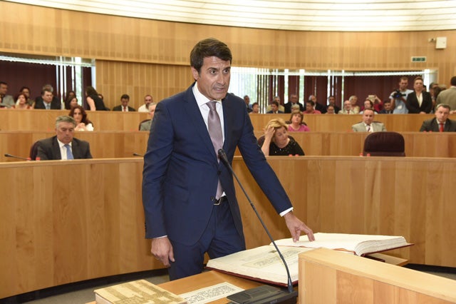 El alcalde de Baza toma posesión como diputado