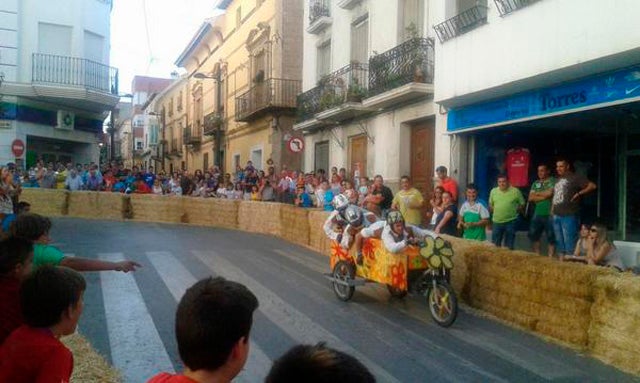Publicadas las bases del Concurso de Fotografía y la Carrera de Autos Locos de Caniles
