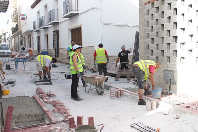 Se reanudan las obras del PFEA en Caniles