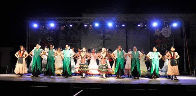 Excelente la primera jornada del 30 Festival Internacional de Folklore de Baza