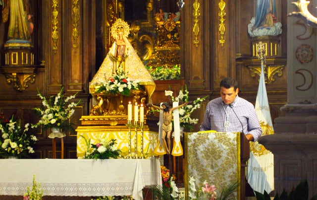 El Barrio de Santiago en el sexto día de la novena a la Virgen de la Piedad