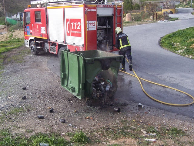 Los bomberos de Baza  sofocan 5 incendios en las últimas 48 horas