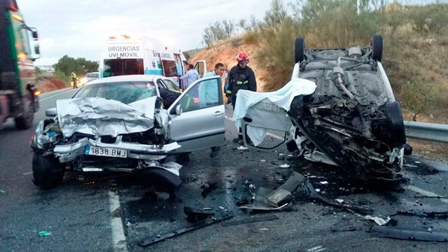Un hombre vecino de Baza fallece y una mujer resulta herida en un accidente cerca de Hijate
