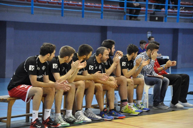 El Meridiano Baza gana al CB Benahavís 50-59 y sigue líder