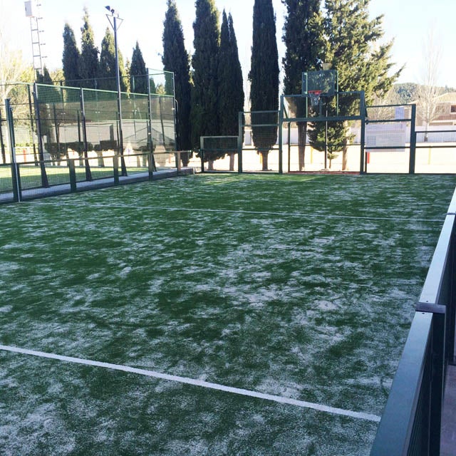 La Puebla estrena nueva pista deportiva y mejora sus parques infantiles