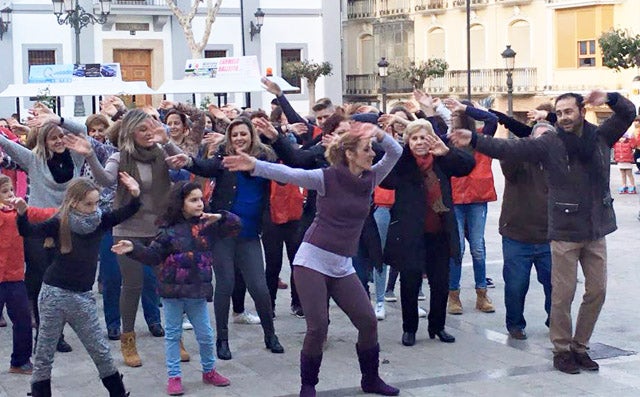 Más de 100 personas participaron en el `Ritmo Solidario¨