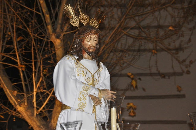 La Cofradía de Santiago de Baza recupera varios estandartes y túnicas del Rescate