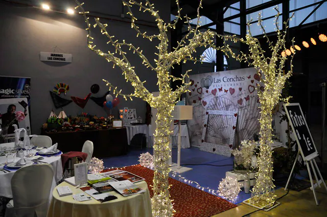 El pabellón de Ferias y Exposiciones de Baza acoge una feria para bodas y eventos