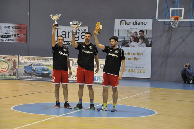 El Meridiano Baza pierde el liderato al caer derrotado en casa ante el Unicaja 69- 83